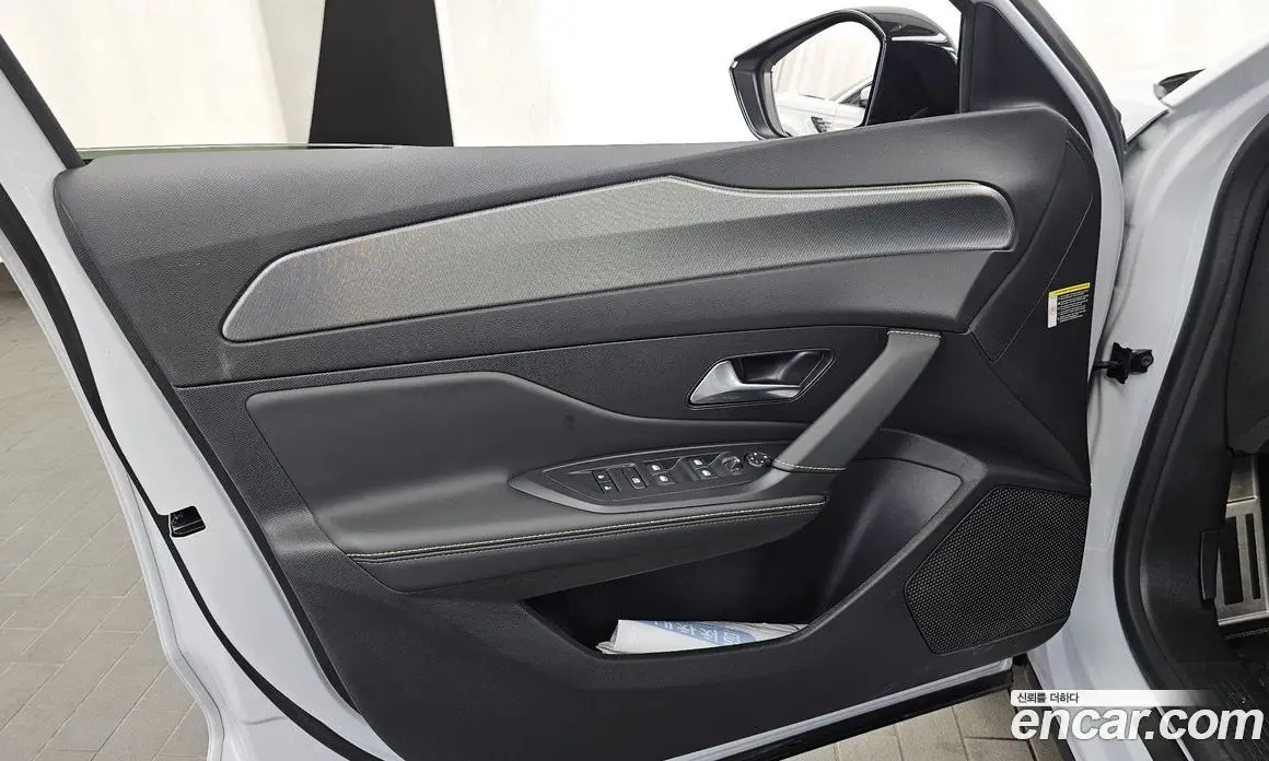 Peugeot 408 2025 1.2 автомат (гидро), фото 14