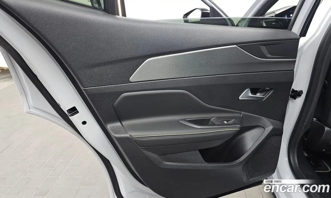 Peugeot 408 2025 1.2 автомат (гидро), фото 15