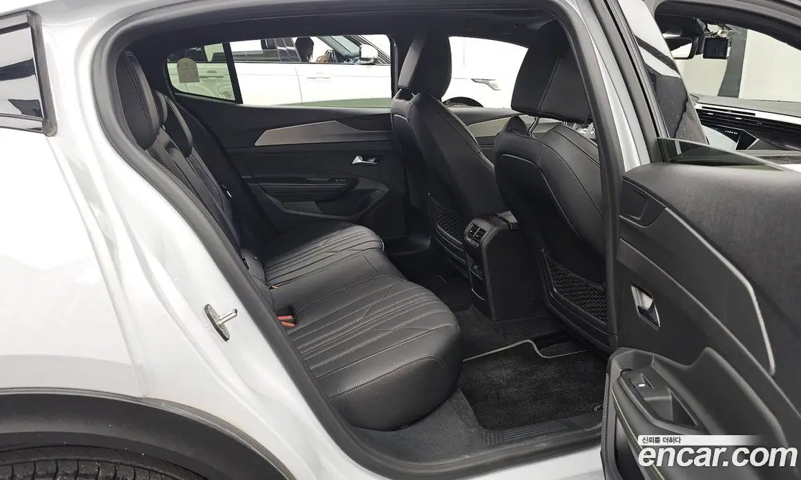 Peugeot 408 2025 1.2 автомат (гидро), фото 18