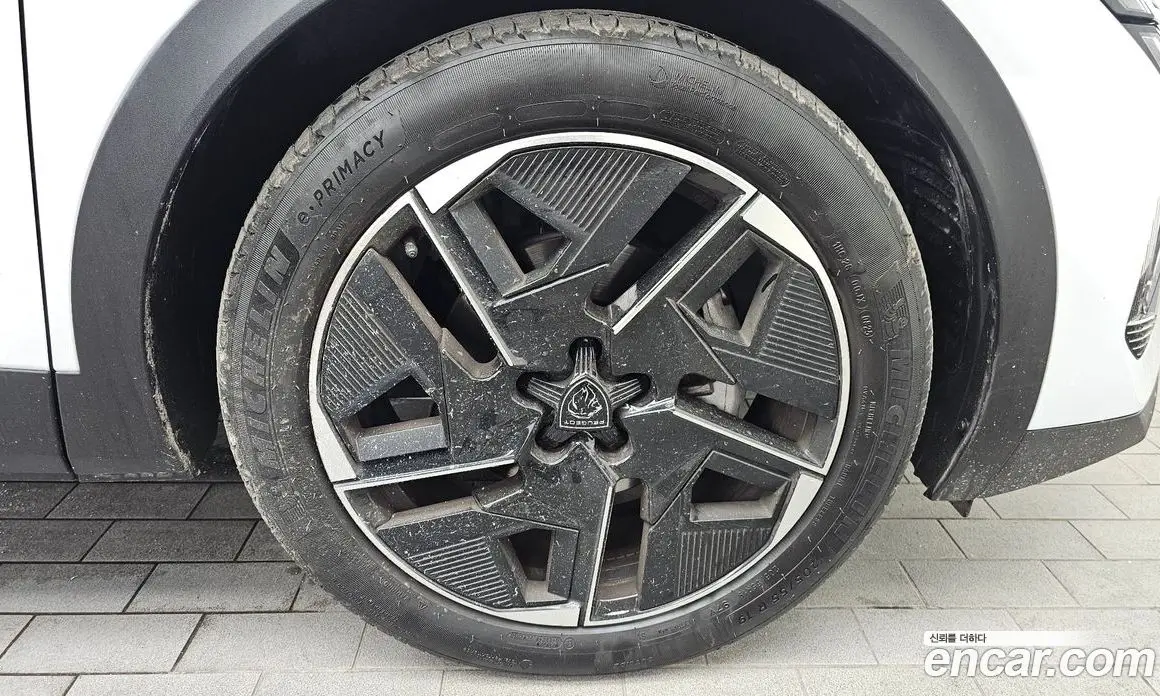 Peugeot 408 2025 1.2 автомат (гидро), фото 7