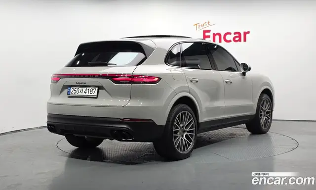 Porsche Cayenne 2023 3.0 автомат (гидро), миниатюра 2