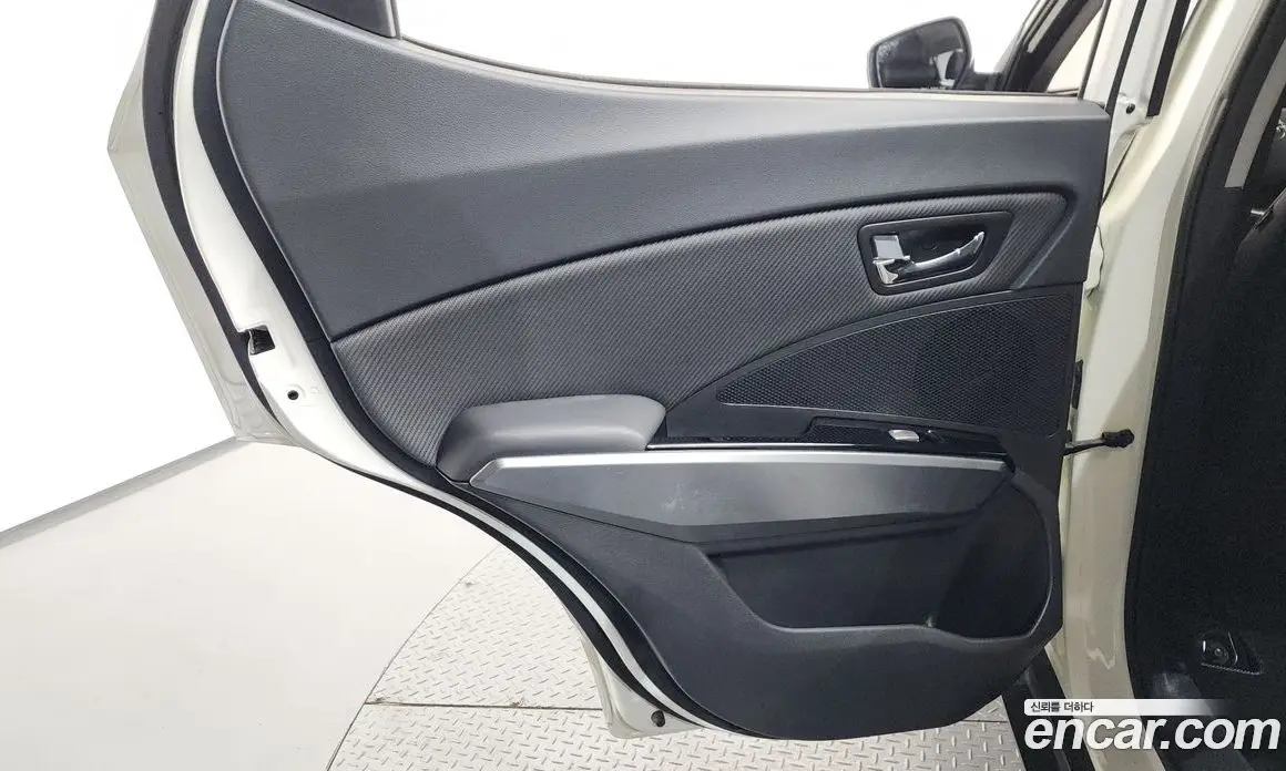 SsangYong TIBOLI 2017 1.6 автомат (гидро), фото 15