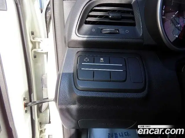 SsangYong TIBOLI 2017 1.6 автомат (гидро), миниатюра 12