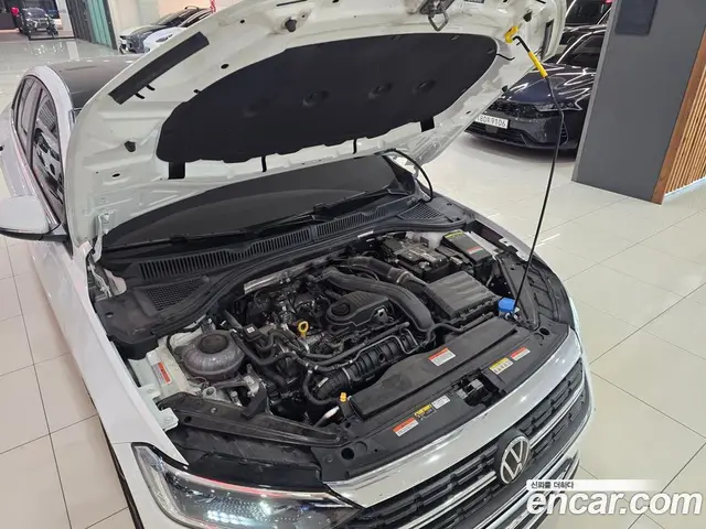Volkswagen Jetta 2023 1.5 автомат (гидро), миниатюра 6