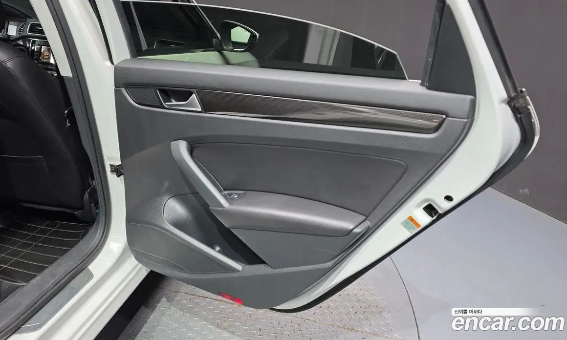 Volkswagen Passat 2014 1.8 автомат (гидро), фото 14
