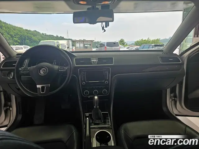 Volkswagen Passat 2015 2.0 автомат (гидро), миниатюра 12