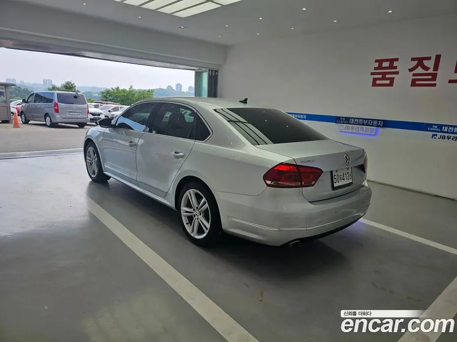 Volkswagen Passat 2015 2.0 автомат (гидро), фото 4