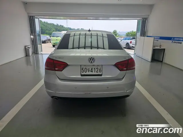 Volkswagen Passat 2015 2.0 автомат (гидро), миниатюра 6