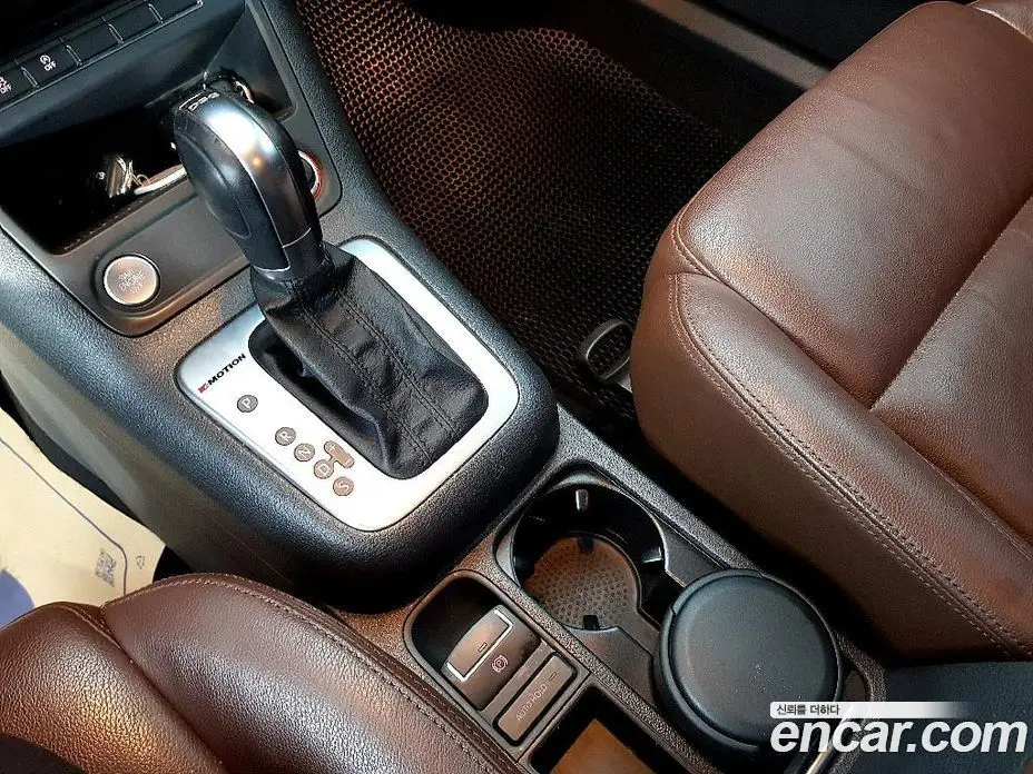 Volkswagen Tiguan 2015 2.0 автомат (гидро), фото 13
