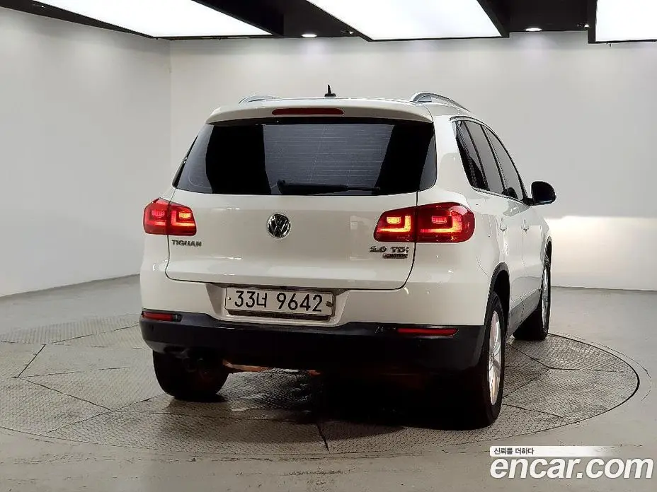 Volkswagen Tiguan 2015 2.0 автомат (гидро), фото 3
