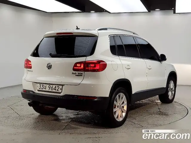 Volkswagen Tiguan 2015 2.0 автомат (гидро), миниатюра 4