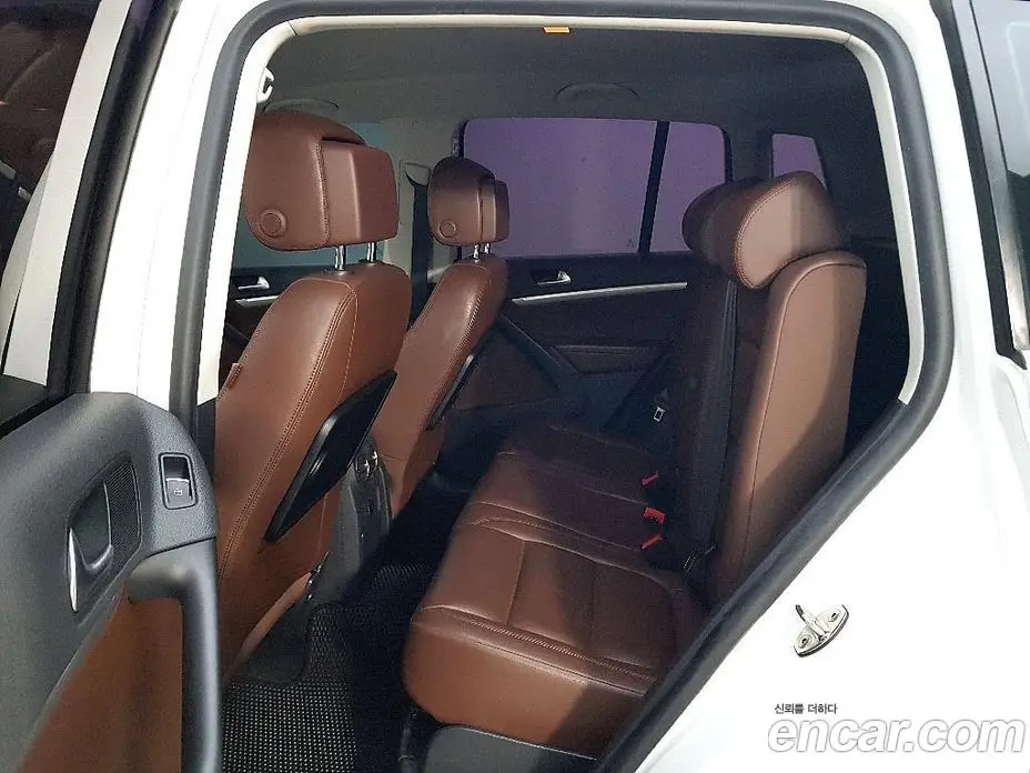 Volkswagen Tiguan 2015 2.0 автомат (гидро), фото 9