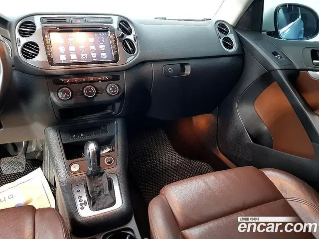 Volkswagen Tiguan 2015 2.0 автомат (гидро), миниатюра 10