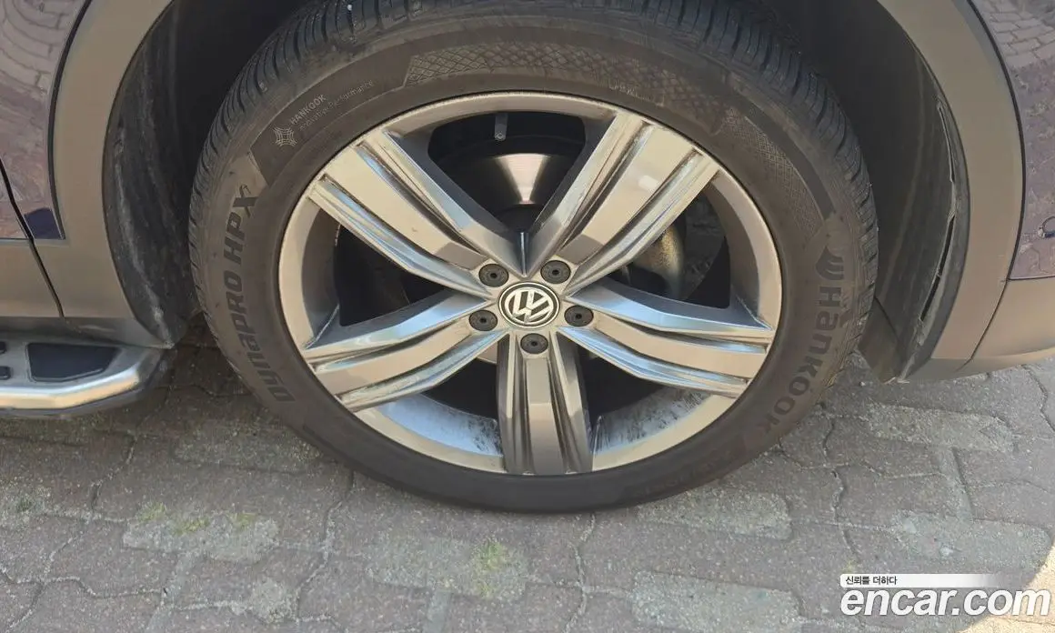 Volkswagen Tiguan 2018 2.0 автомат (гидро), фото 13