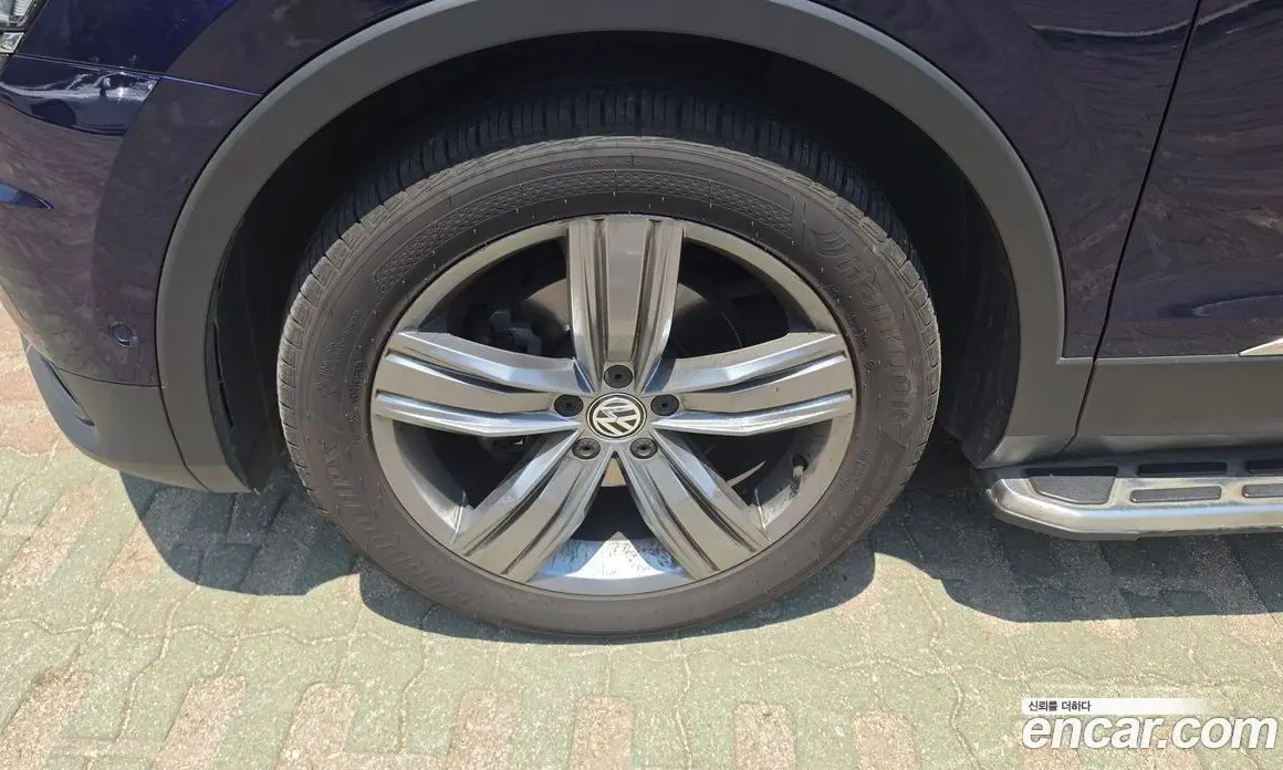 Volkswagen Tiguan 2018 2.0 автомат (гидро), фото 14