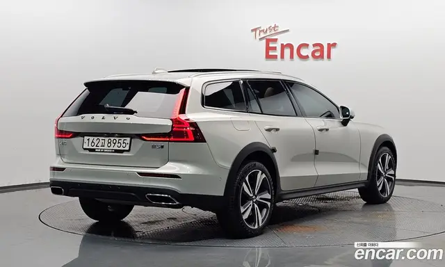 Volvo V60, 2020, 46 513 км