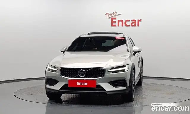 Volvo V60 2020 2.0 автомат (гидро), миниатюра 2