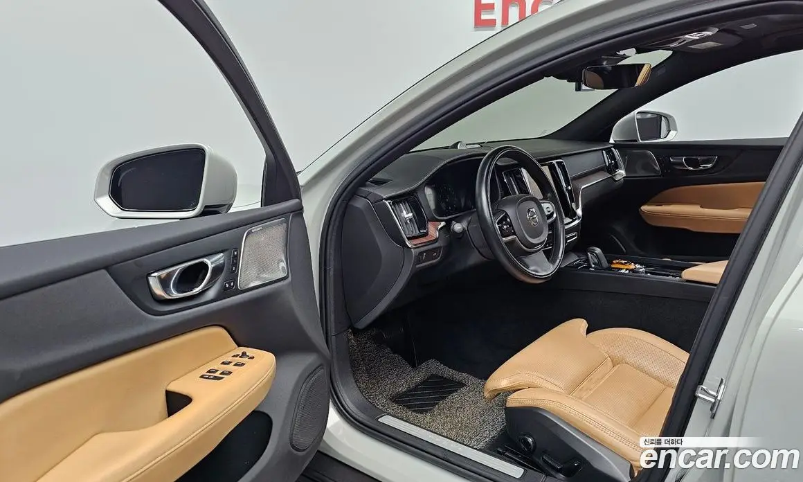 Volvo V60 2020 2.0 автомат (гидро), фото 12