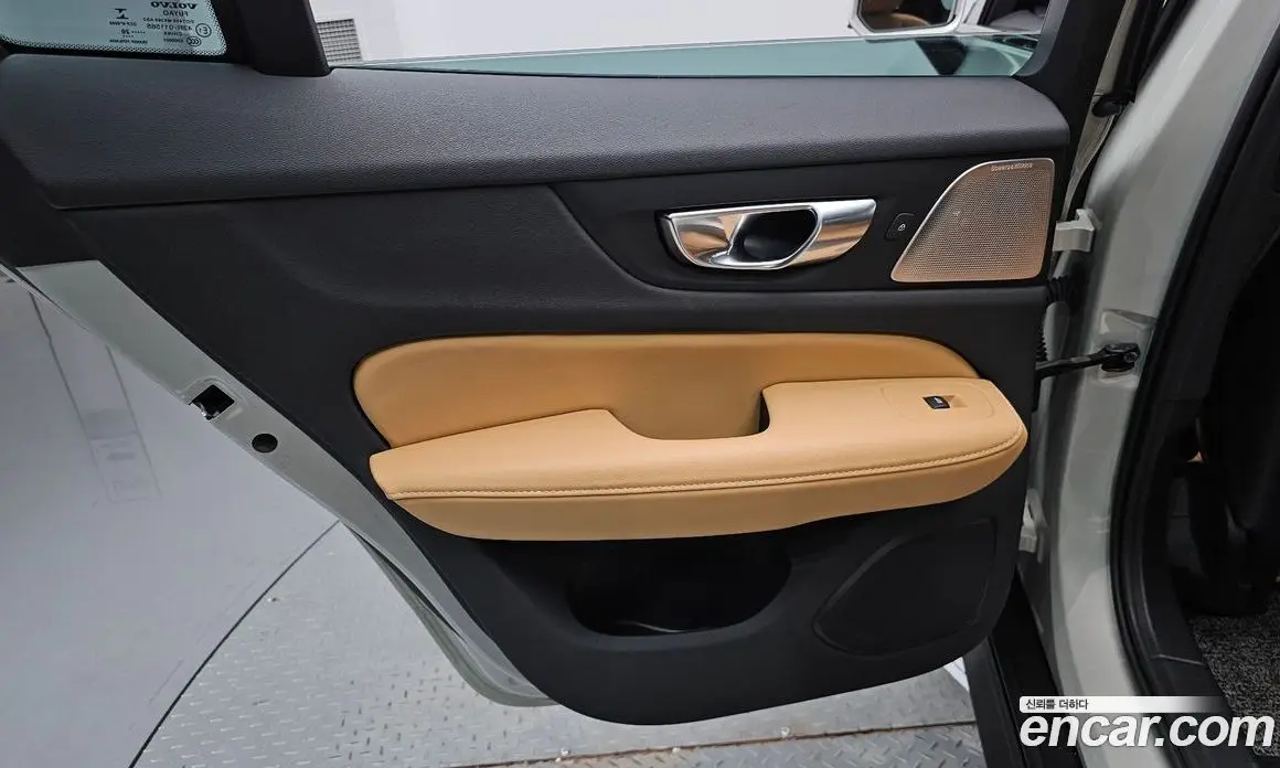 Volvo V60 2020 2.0 автомат (гидро), фото 14