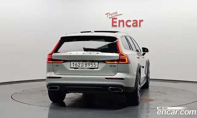 Volvo V60 2020 2.0 автомат (гидро), миниатюра 3