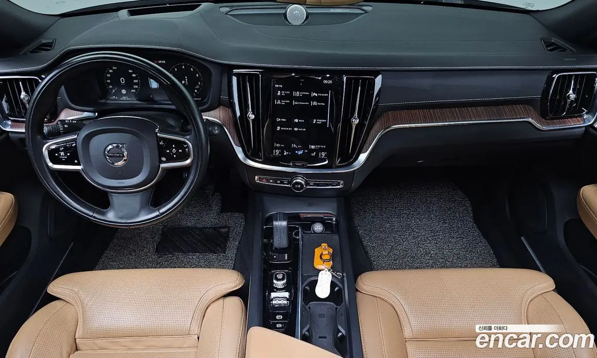 Volvo V60 2020 2.0 автомат (гидро), фото 9