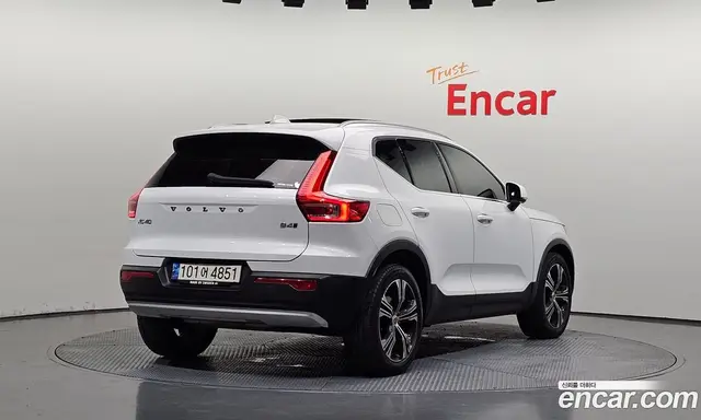Volvo XC40 2021 2.0 автомат (гидро), миниатюра 2