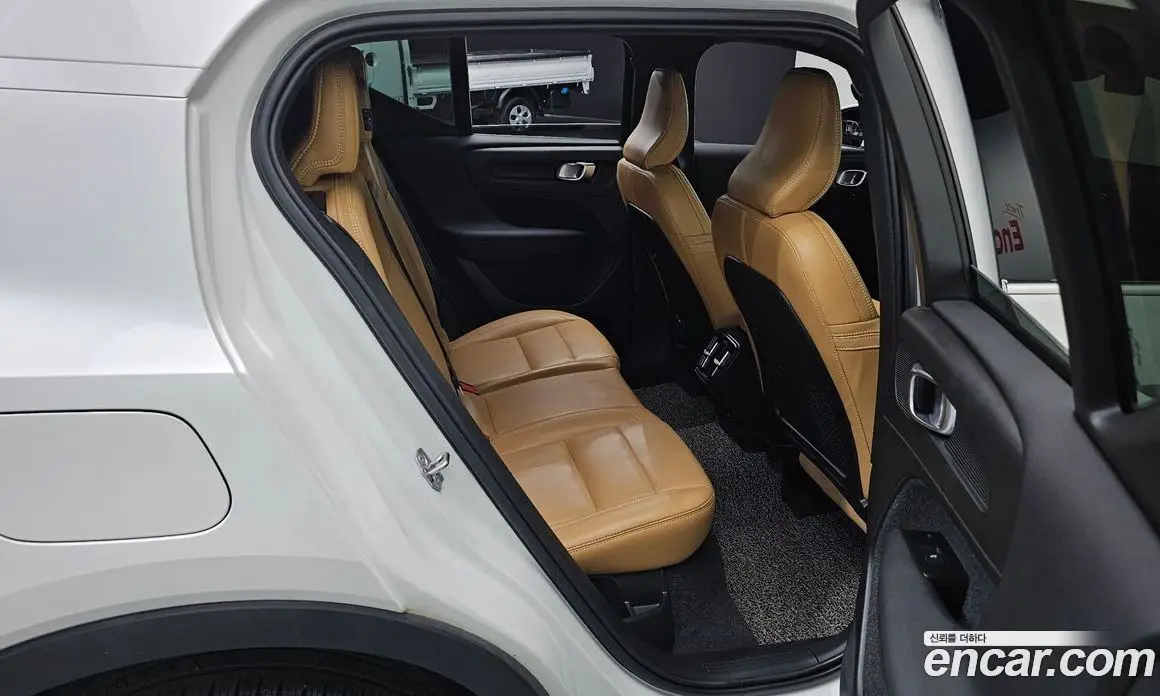 Volvo XC40 2021 2.0 автомат (гидро), фото 11