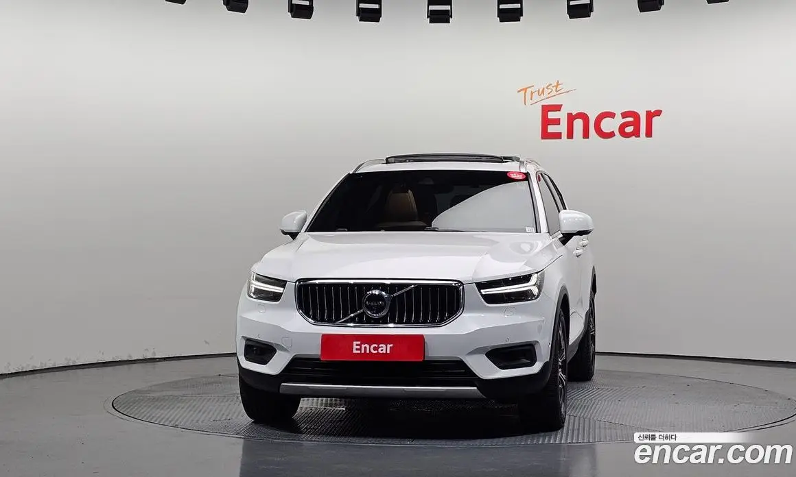 Volvo XC40 2021 2.0 автомат (гидро), фото 3