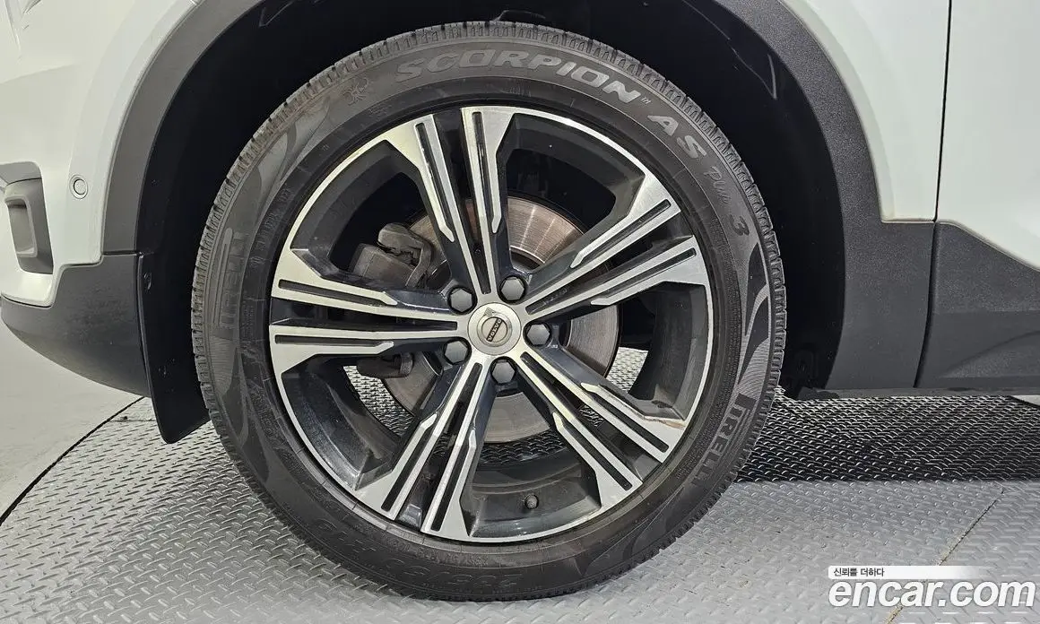Volvo XC40 2021 2.0 автомат (гидро), фото 5