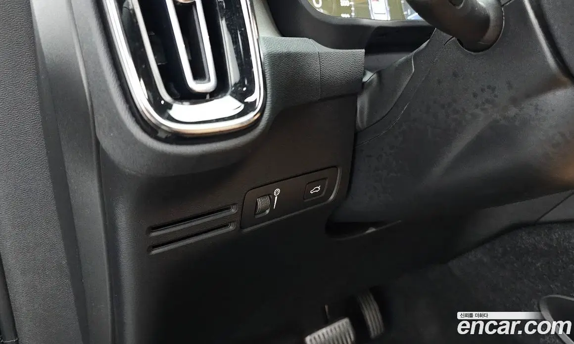 Volvo XC40 2022 2.0 автомат (гидро), фото 29