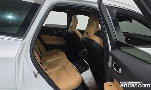 Volvo XC60 2021 2.0 автомат (гидро), миниатюра 11