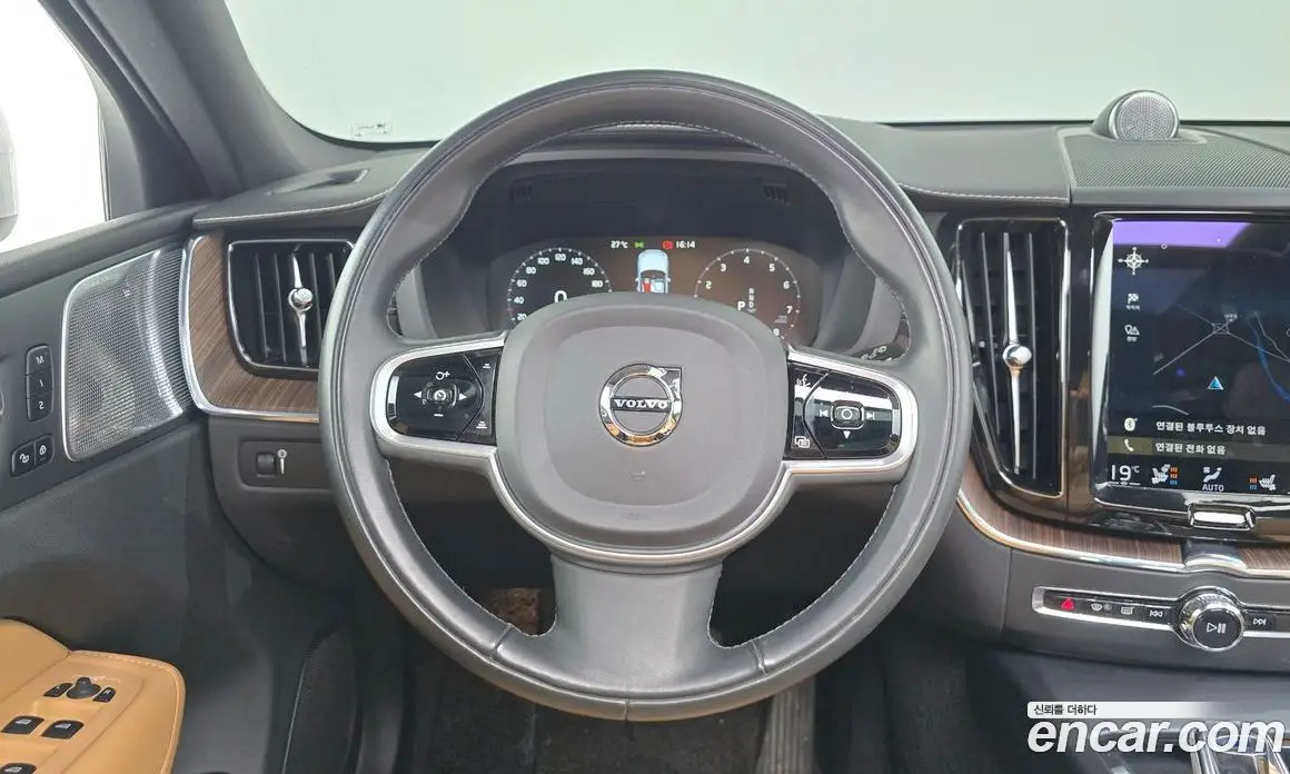 Volvo XC60 2021 2.0 автомат (гидро), фото 14