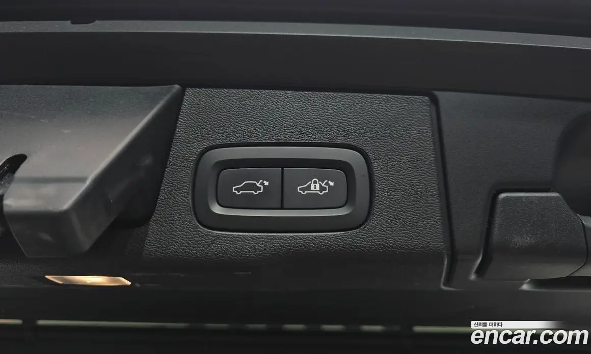 Volvo XC60 2021 2.0 автомат (гидро), фото 16