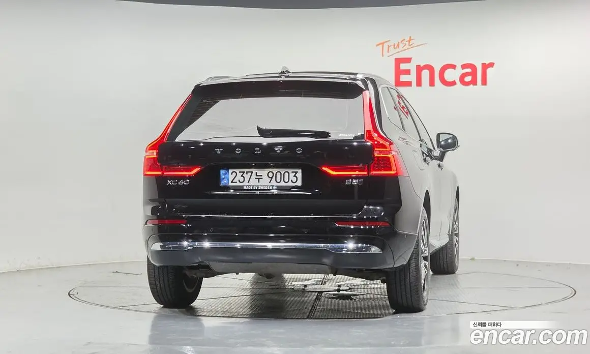 Volvo XC60 2022 2.0 автомат (гидро), фото 3