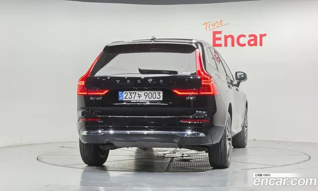 Volvo XC60 2022 2.0 автомат (гидро), миниатюра 3