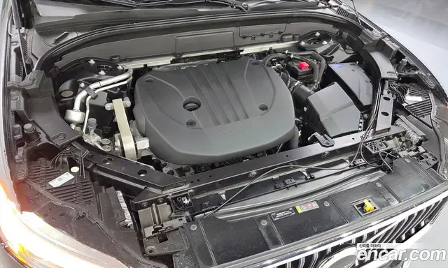 Volvo XC60 2022 2.0 автомат (гидро), миниатюра 5
