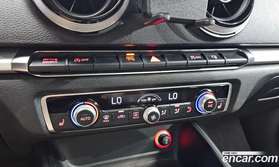 Audi A3 2015 2.0 автомат (гидро), фото 17