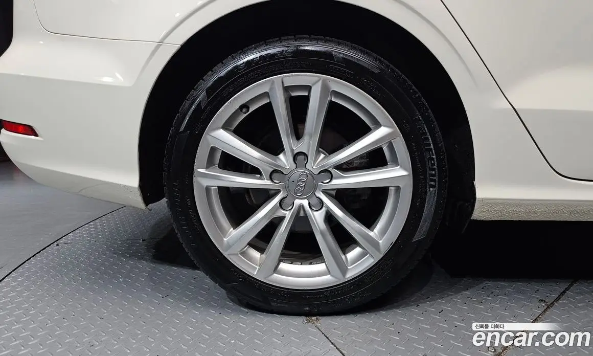 Audi A3 2015 2.0 автомат (гидро), фото 5