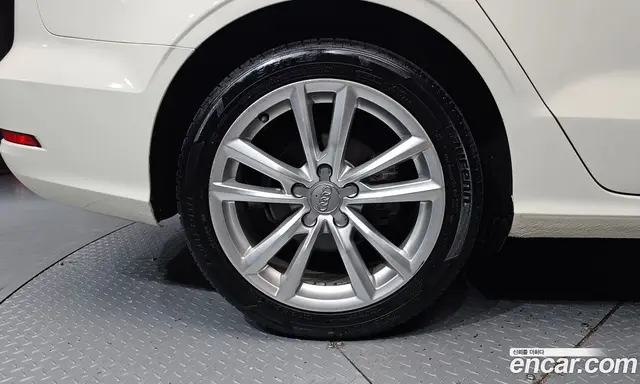 Audi A3 2015 2.0 автомат (гидро), миниатюра 5