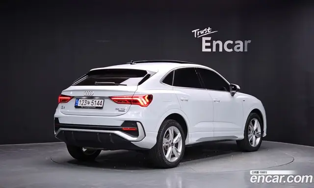 Audi Q3 2022 2.0 автомат (гидро), миниатюра 2