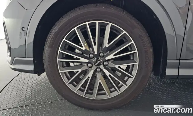Audi Q3 2025 2.0 автомат (гидро), миниатюра 4