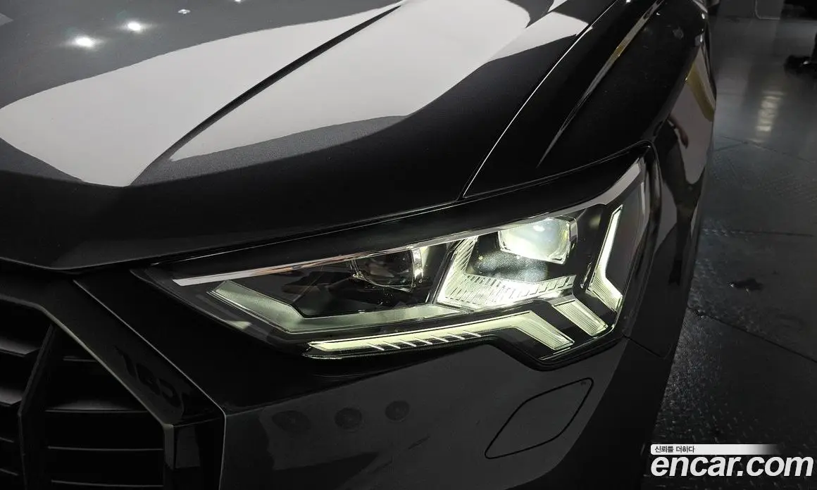 Audi Q3 2025 2.0 автомат (гидро), фото 7