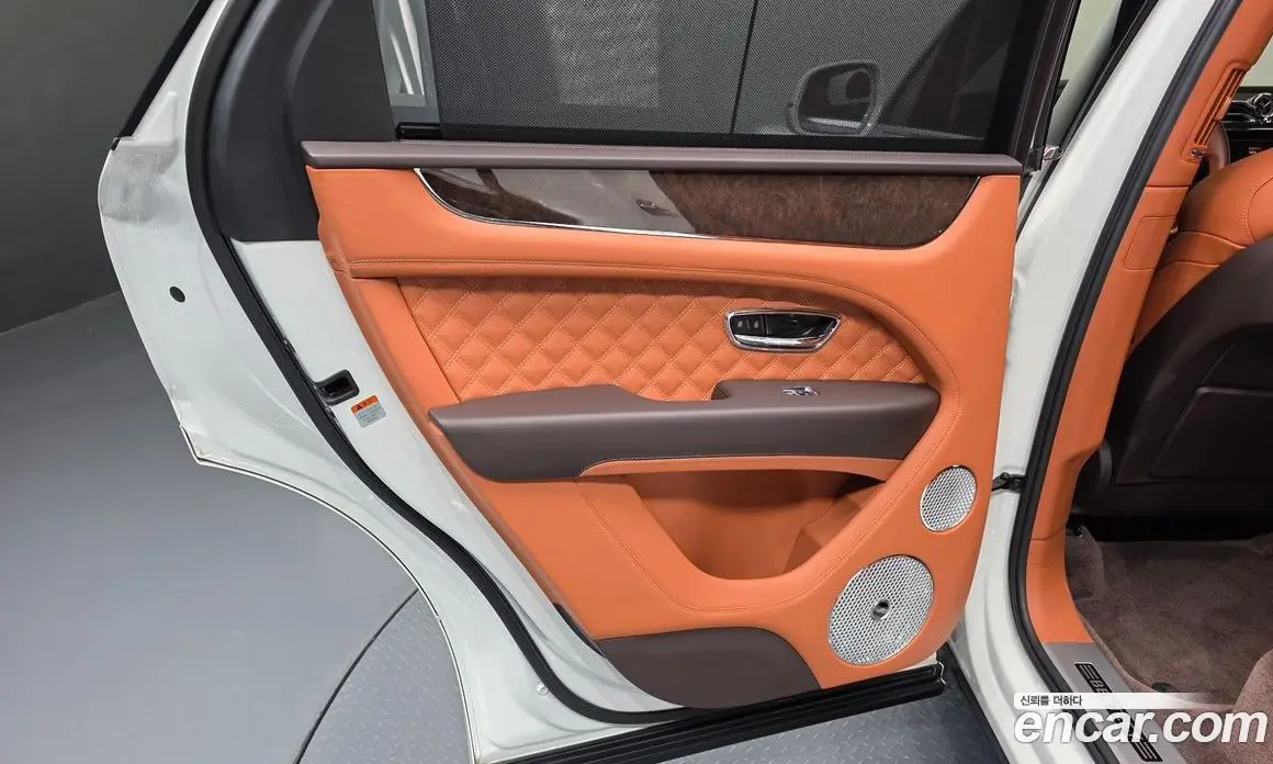 Bentley Bentayga 2022 4.0 автомат (гидро), фото 15 Bentley Bentayga 2022 4.0 автомат (гидро), фото 15