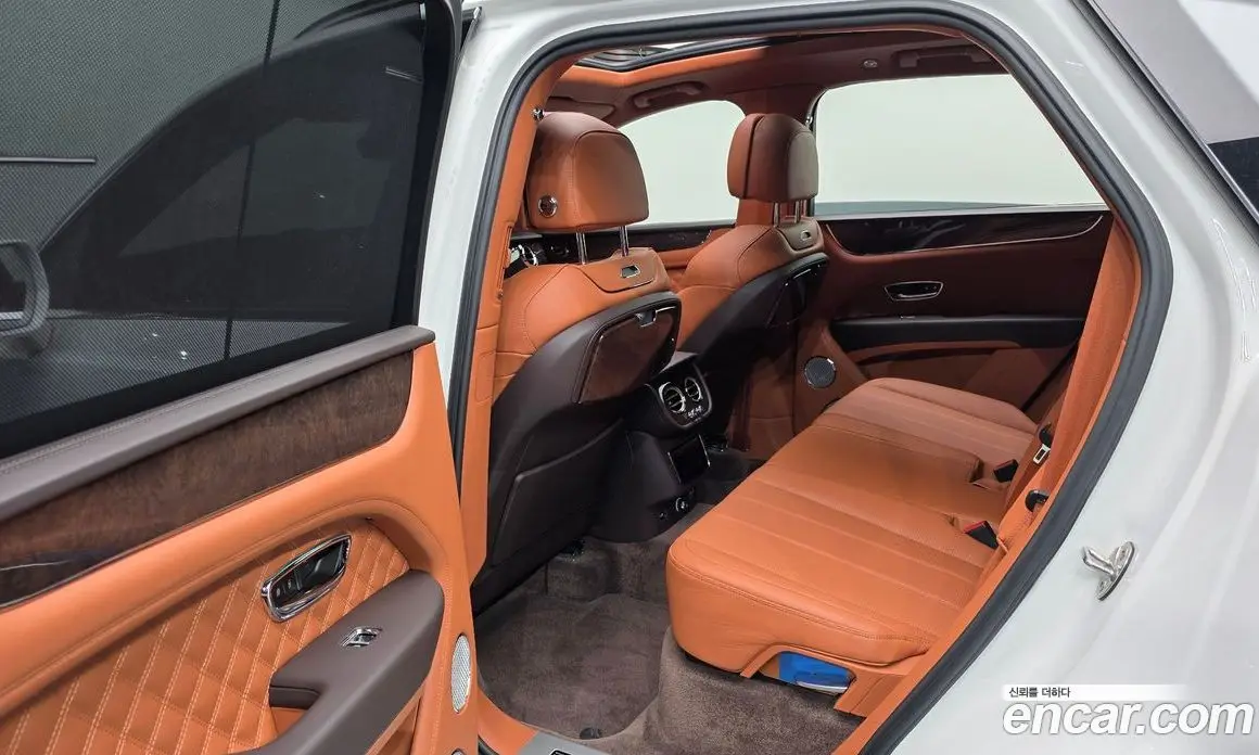 Bentley Bentayga 2022 4.0 автомат (гидро), фото 18 Bentley Bentayga 2022 4.0 автомат (гидро), фото 18