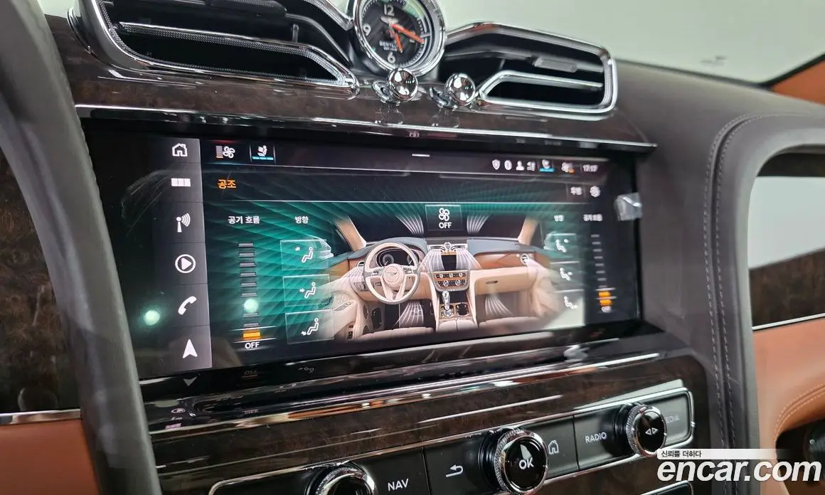 Bentley Bentayga 2022 4.0 автомат (гидро), фото 22 Bentley Bentayga 2022 4.0 автомат (гидро), фото 22