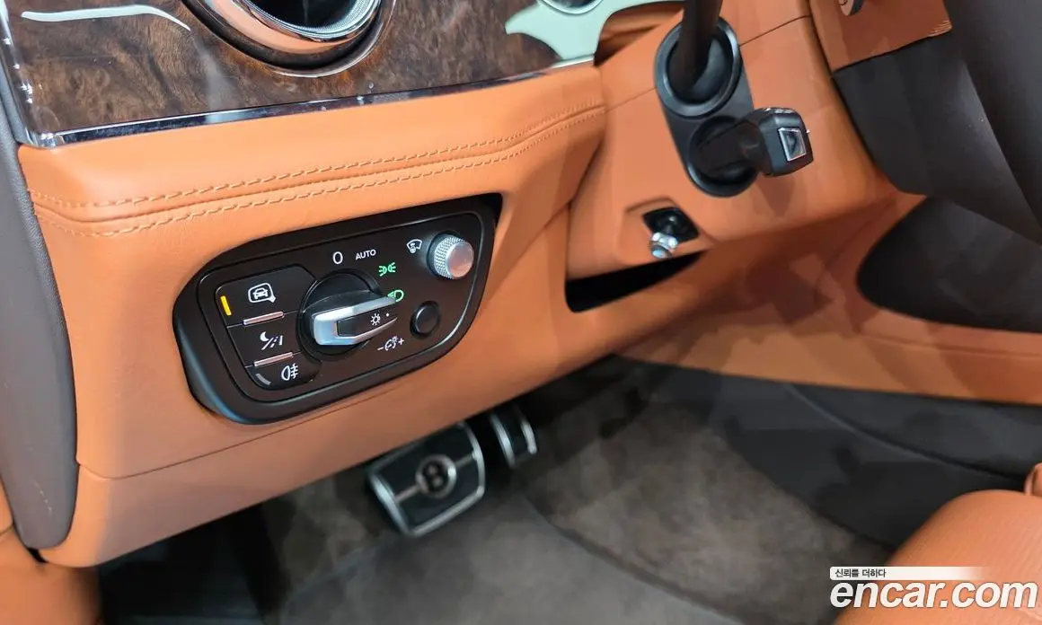 Bentley Bentayga 2022 4.0 автомат (гидро), фото 25 Bentley Bentayga 2022 4.0 автомат (гидро), фото 25