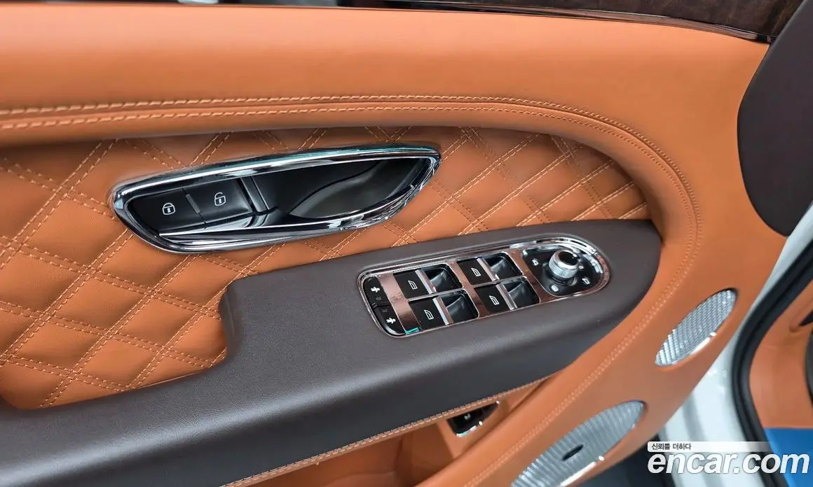 Bentley Bentayga 2022 4.0 автомат (гидро), фото 27 Bentley Bentayga 2022 4.0 автомат (гидро), фото 27