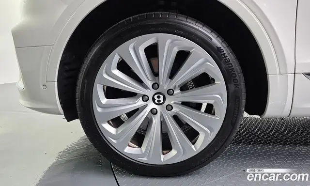 Bentley Bentayga 2022 4.0 автомат (гидро), миниатюра 5 Bentley Bentayga 2022 4.0 автомат (гидро), миниатюра 5