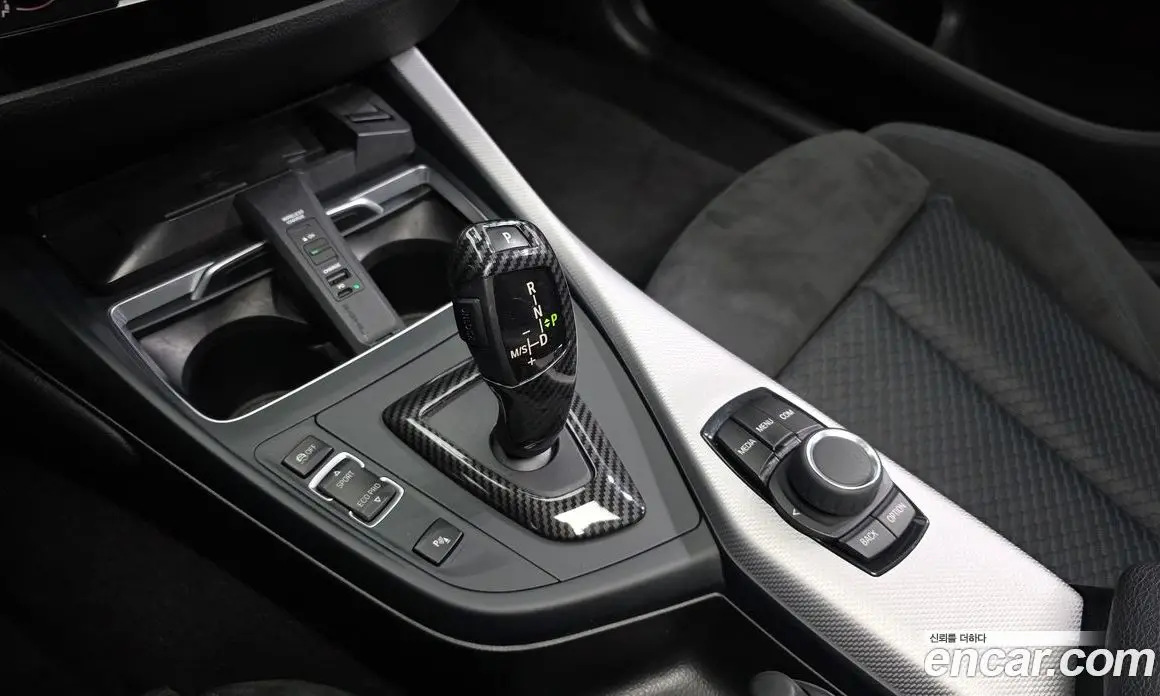 BMW 1 серия 2018 2.0 автомат (гидро), фото 12