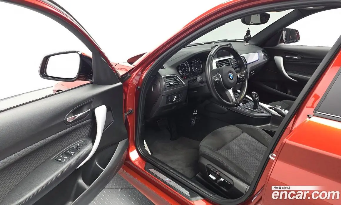 BMW 1 серия 2018 2.0 автомат (гидро), фото 13